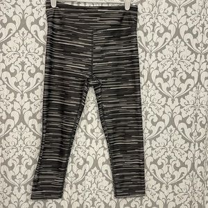 Womens small under armour heat gray compression leggings